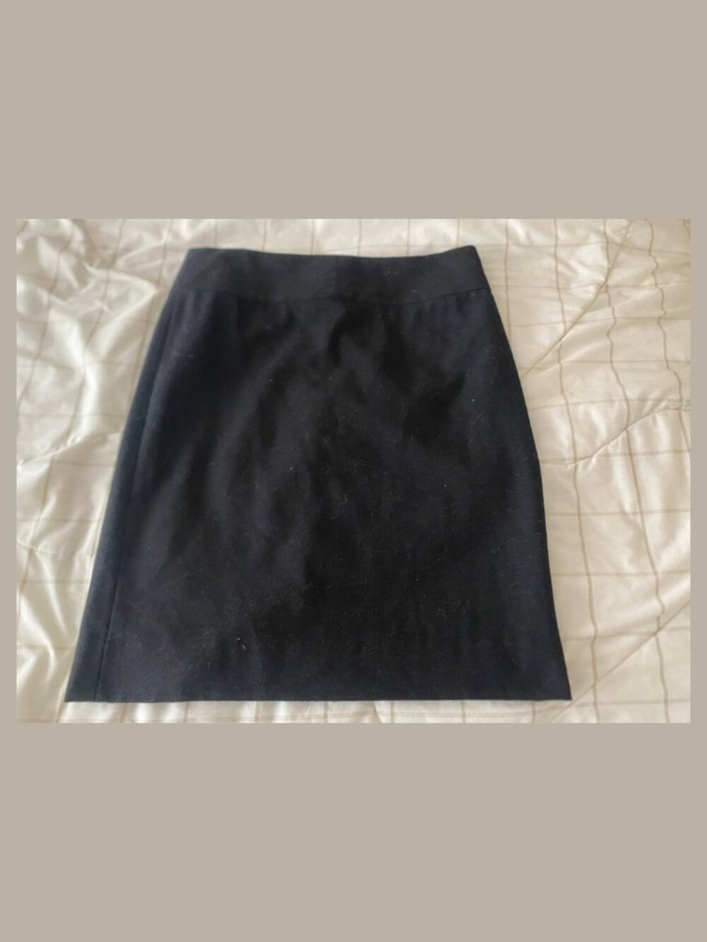 Banana Republic - Size 10 - Women’s Black Knee-Length Pencil Skirt